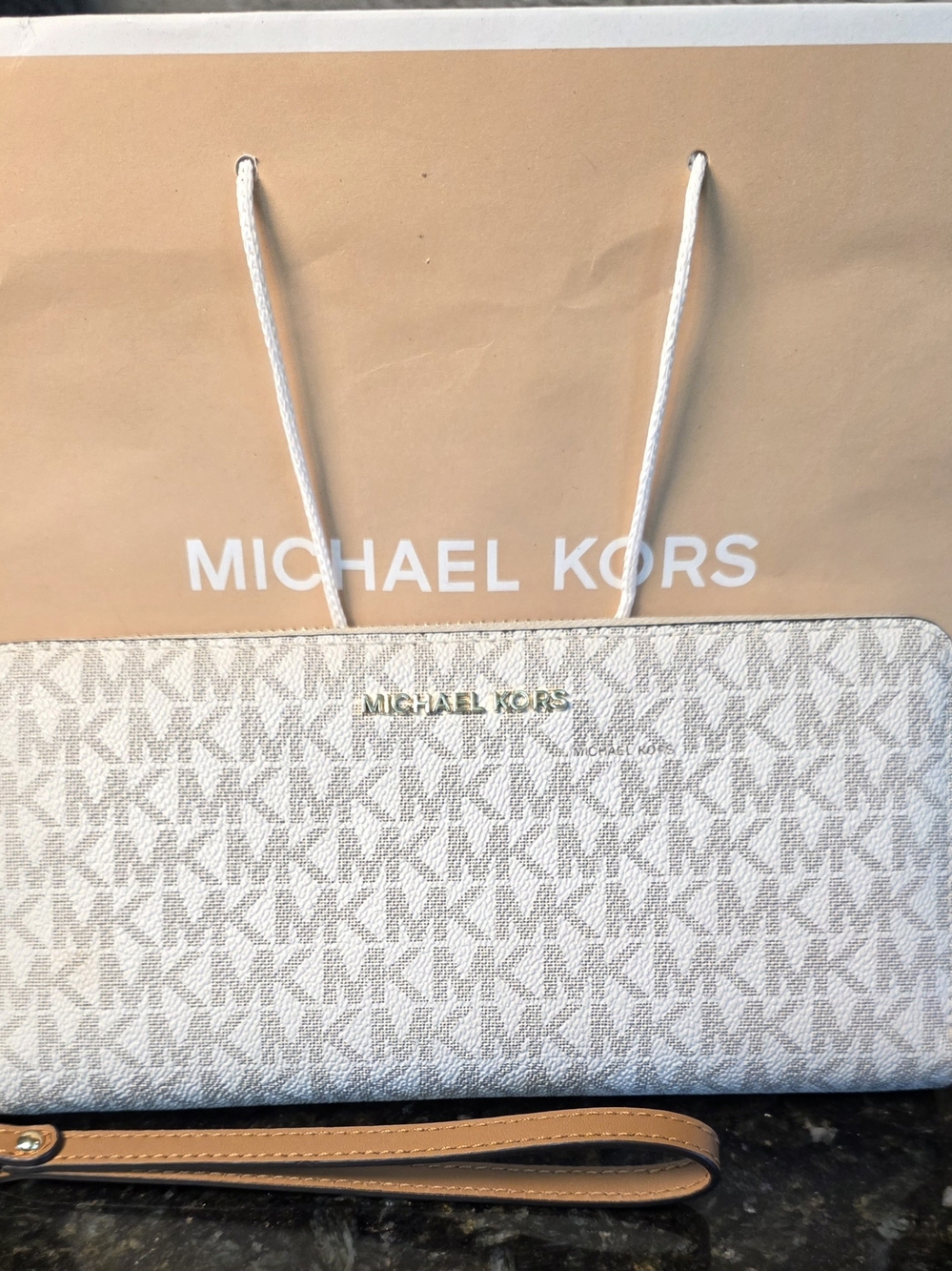 Michael Kors Travel Jet Set Vanilla Signature Logo Zip-Around Wristlet Wallet